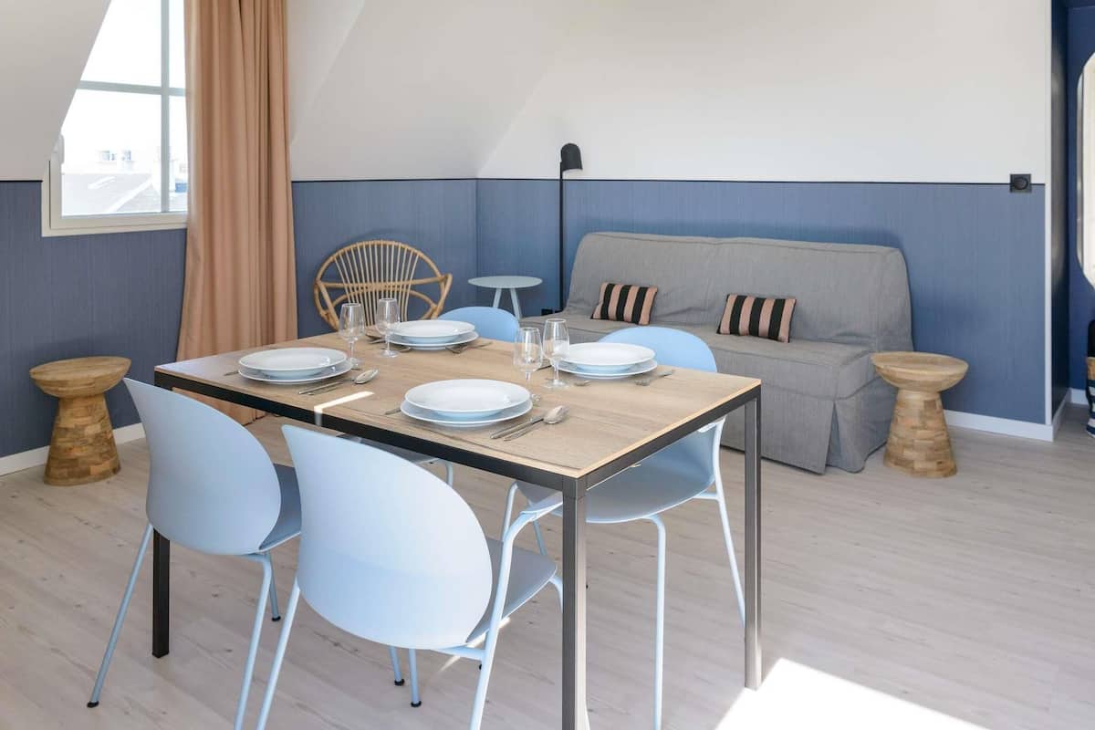 Apartment, 1 Double Bed with Sofa bed | Blackout curtains, soundproofing, iron/ironing board, travel cot