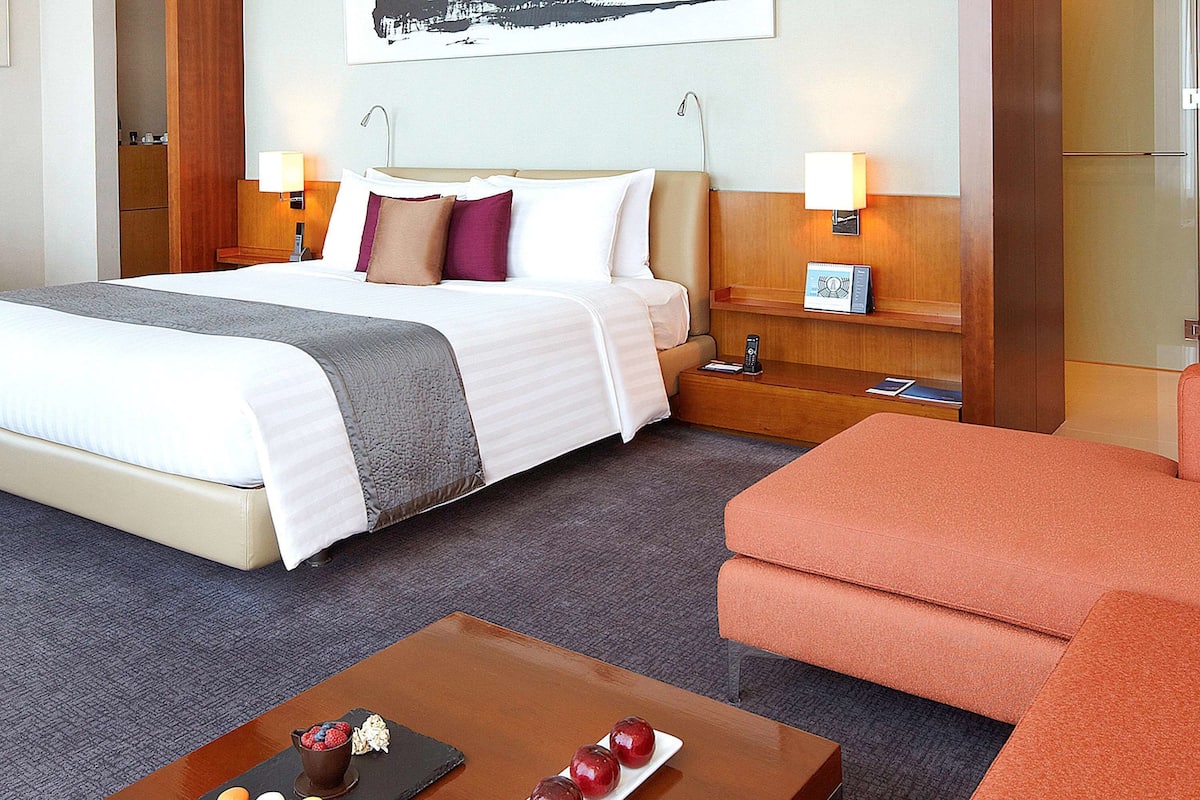 premier suite, 1 king bed (executive) | 1 bedroom, minibar, in-room safe, desk