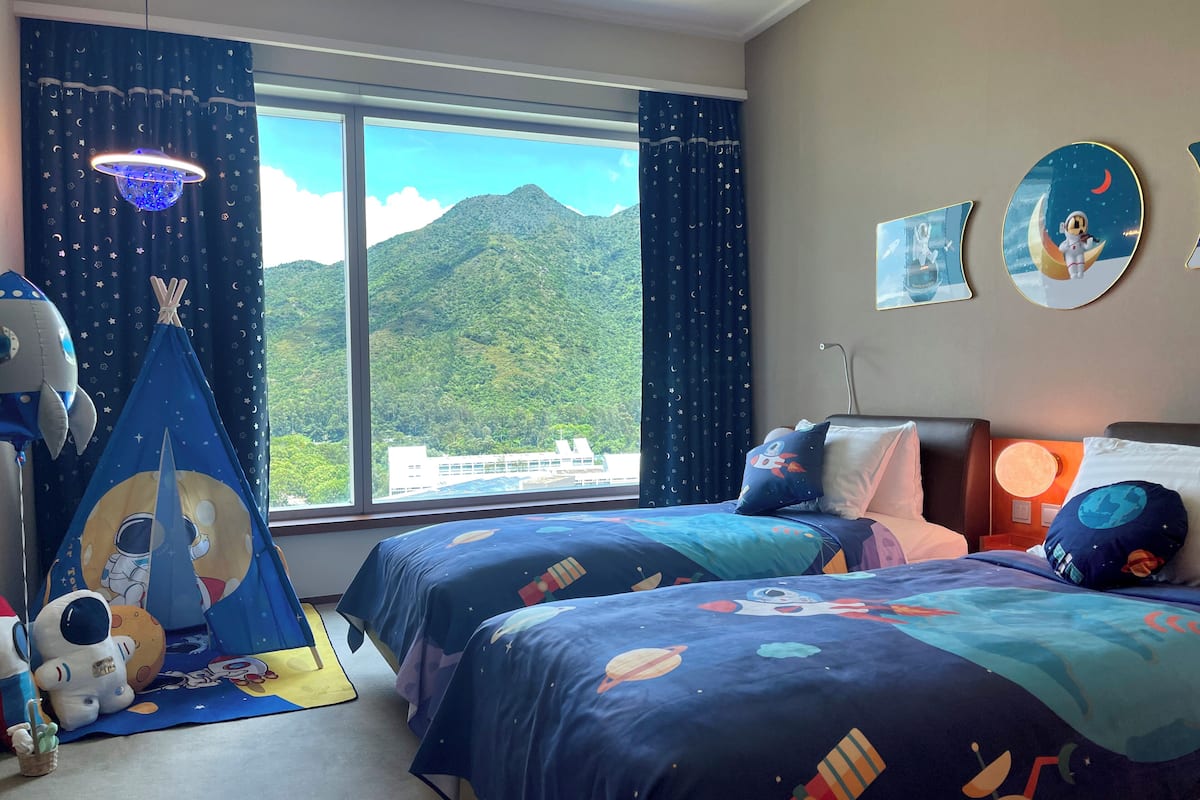 family room, multiple beds, accessible | 1 bedroom, minibar, in-room safe, desk