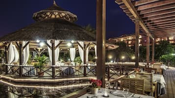 4 restaurants, breakfast, dinner served; Spanish cuisine