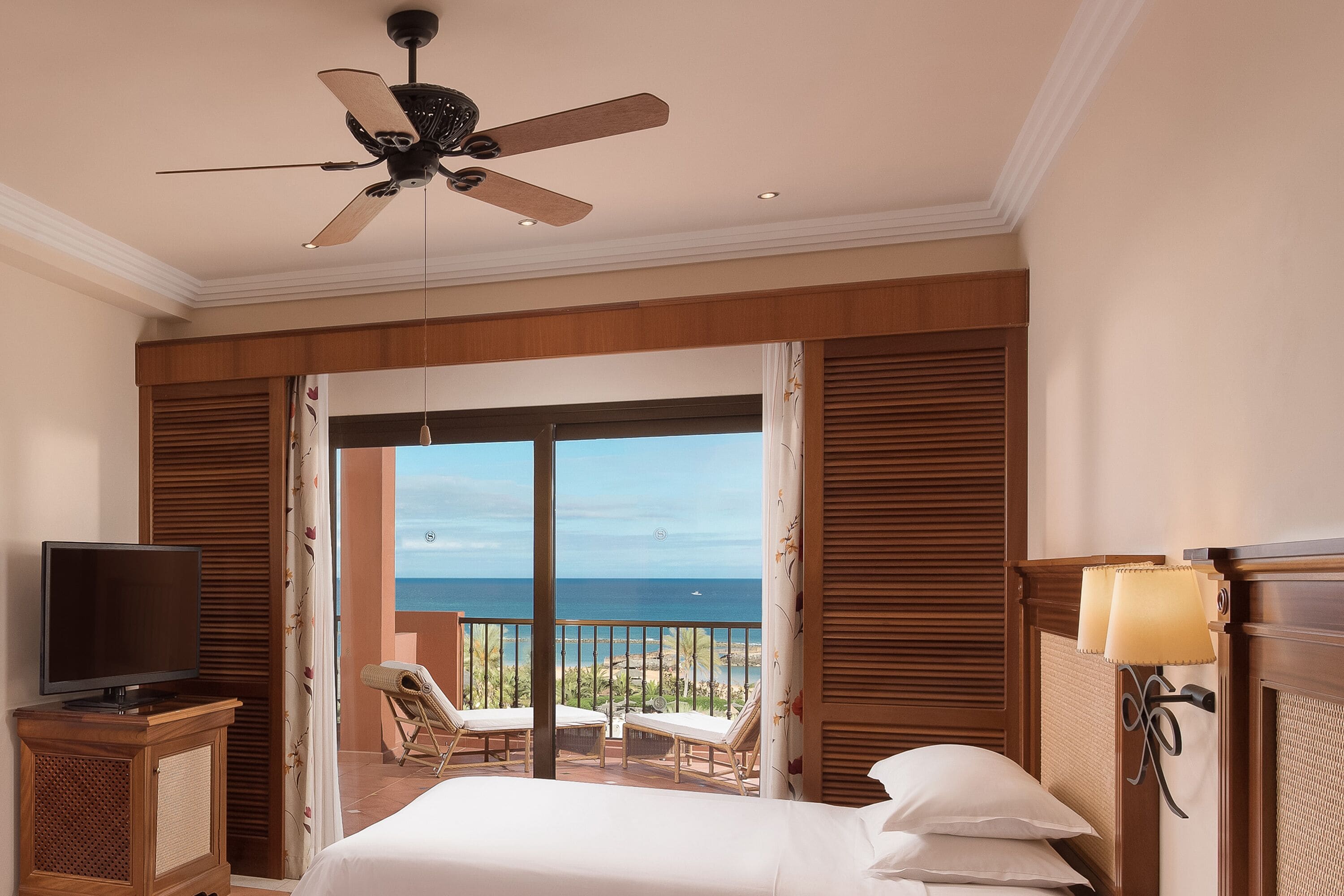 minibar, in-room safe, desk, blackout curtains