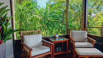 Forest View Bungalow | Ropa de cama de alta calidad, camas con pillow-top y minibar