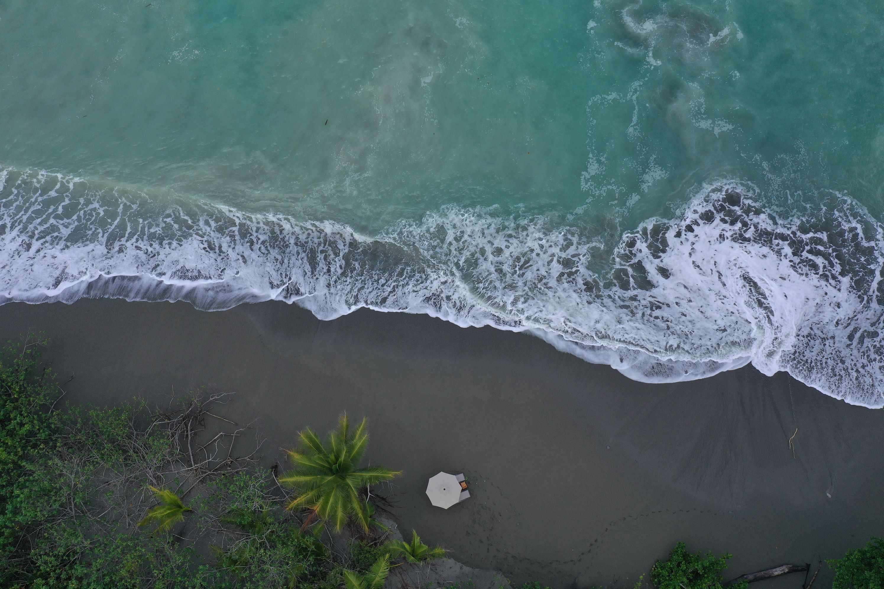 beach nearby, black sand, free beach shuttle, sun-loungers