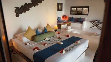 Grand Bungalow | In-room safe, iron/ironing board, free WiFi, bed sheets