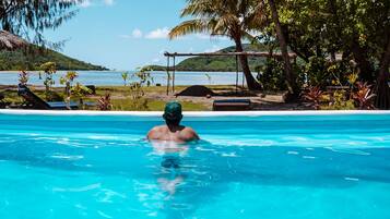 Outdoor pool, sun loungers