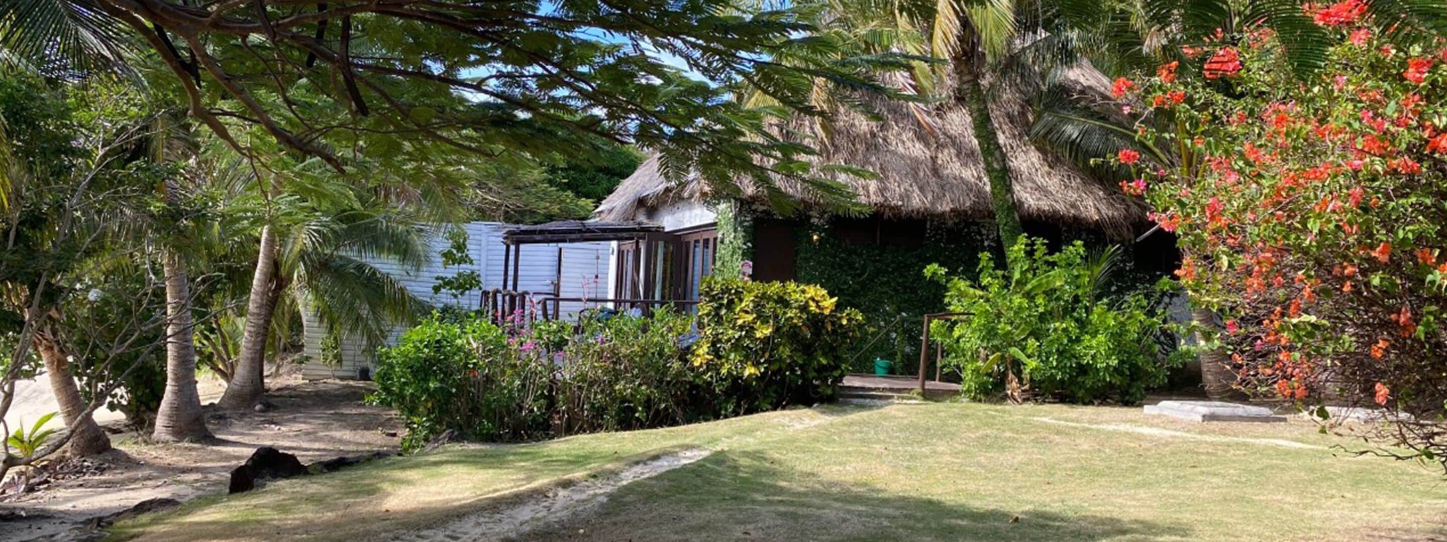 bungalow beachfront 2 bedrooms | 1 bedroom, minibar, in-room safe, iron/ironing board