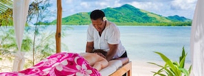 Couples treatment room(s), body treatments, aromatherapy - Navutu Stars Resort (Yaqeta Island)