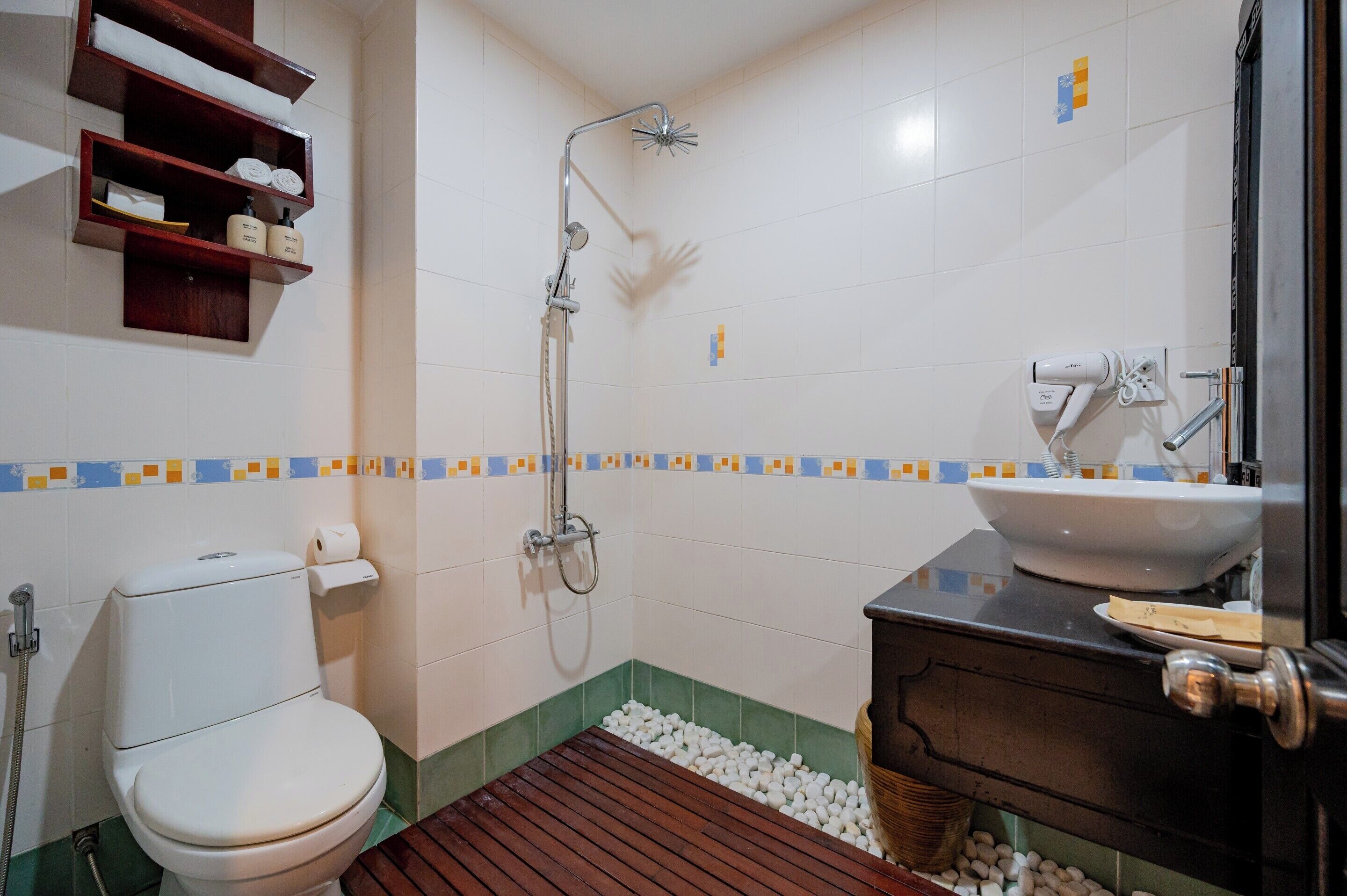 bathtub, free toiletries, hair dryer, bathrobes