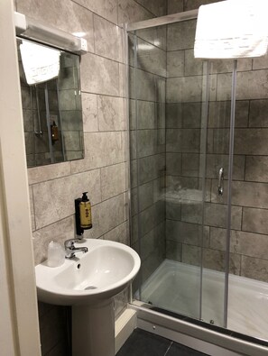 Small Double Room | Bathroom | Combined shower/tub, free toiletries, hair dryer, towels - The Edgbaston Palace Hotel (Birmingham)