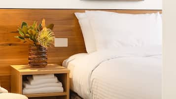 One Bedroom Apartment (1 King Bed or 2 Single Beds) | 1 bedroom, laptop workspace, blackout drapes, iron/ironing board