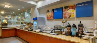 Comfort Inn & Suites Salem Northeast