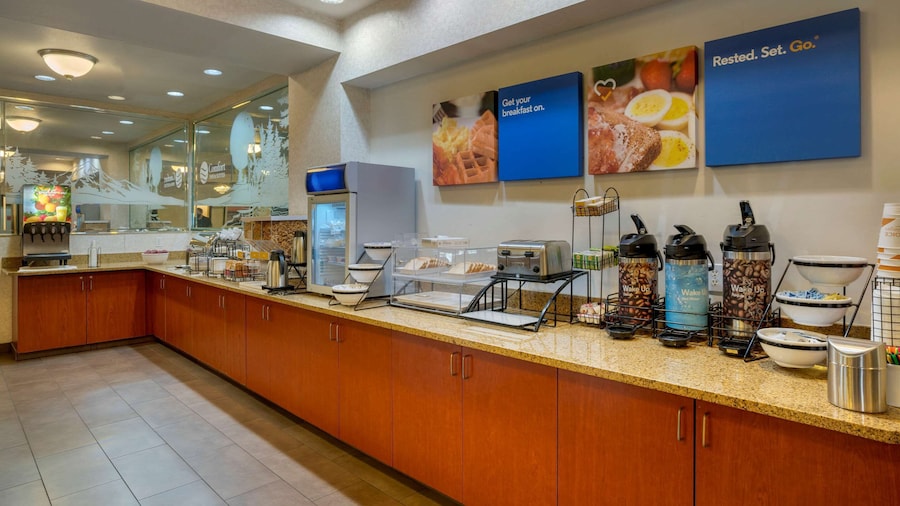 Comfort Inn & Suites Salem Northeast