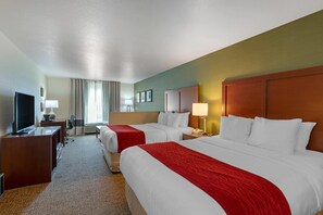 Premium bedding, in-room safe, desk, blackout drapes - Comfort Inn & Suites Salem Northeast (Salem)