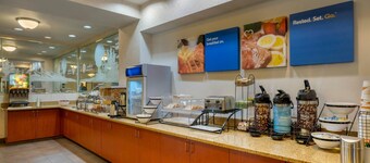 Comfort Inn & Suites Salem Northeast