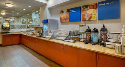 Comfort Inn & Suites Salem Northeast