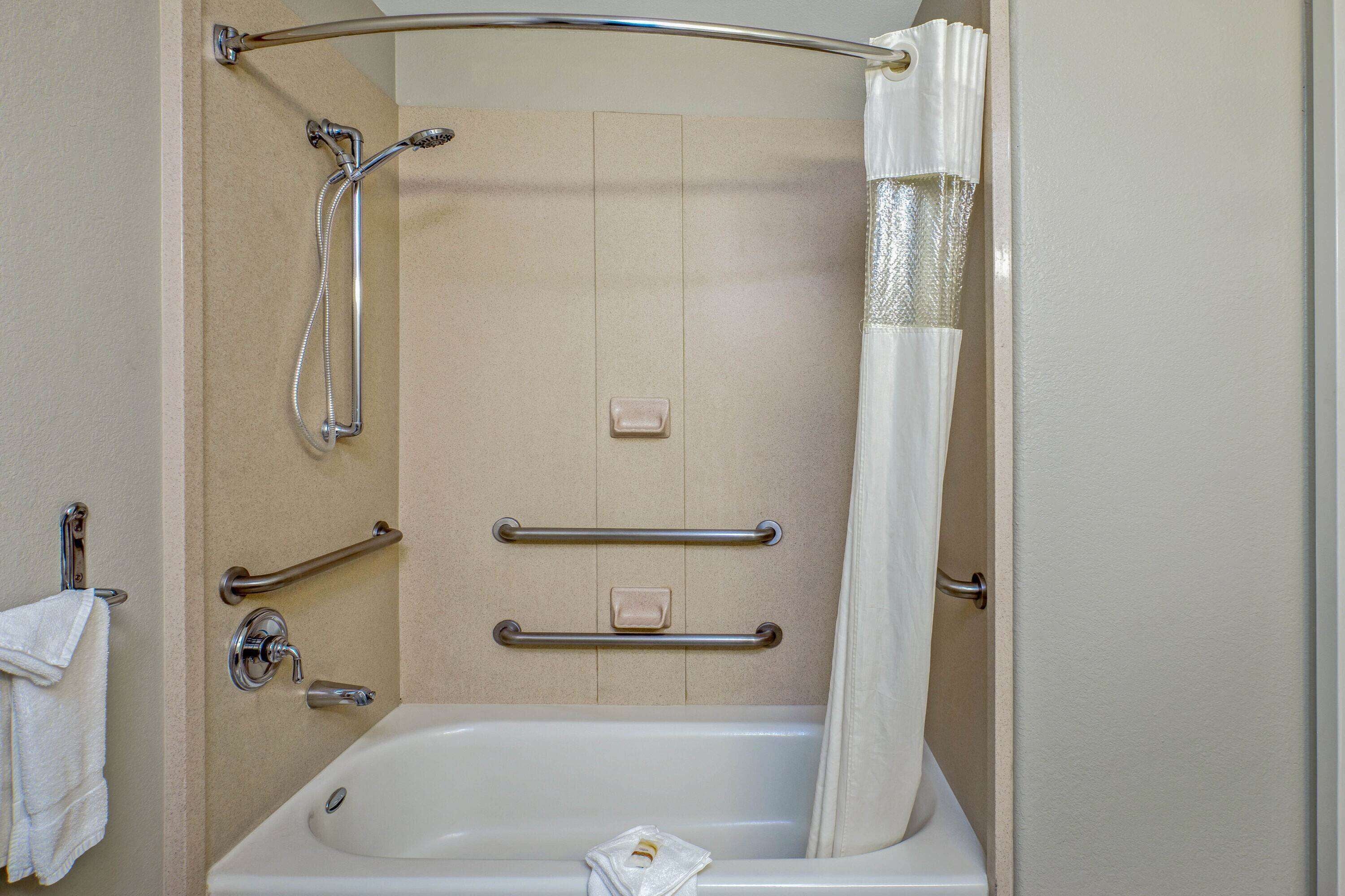 combined shower/bathtub, free toiletries, hair dryer, towels