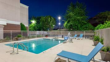 Piscina a l'aire lliure de temporada