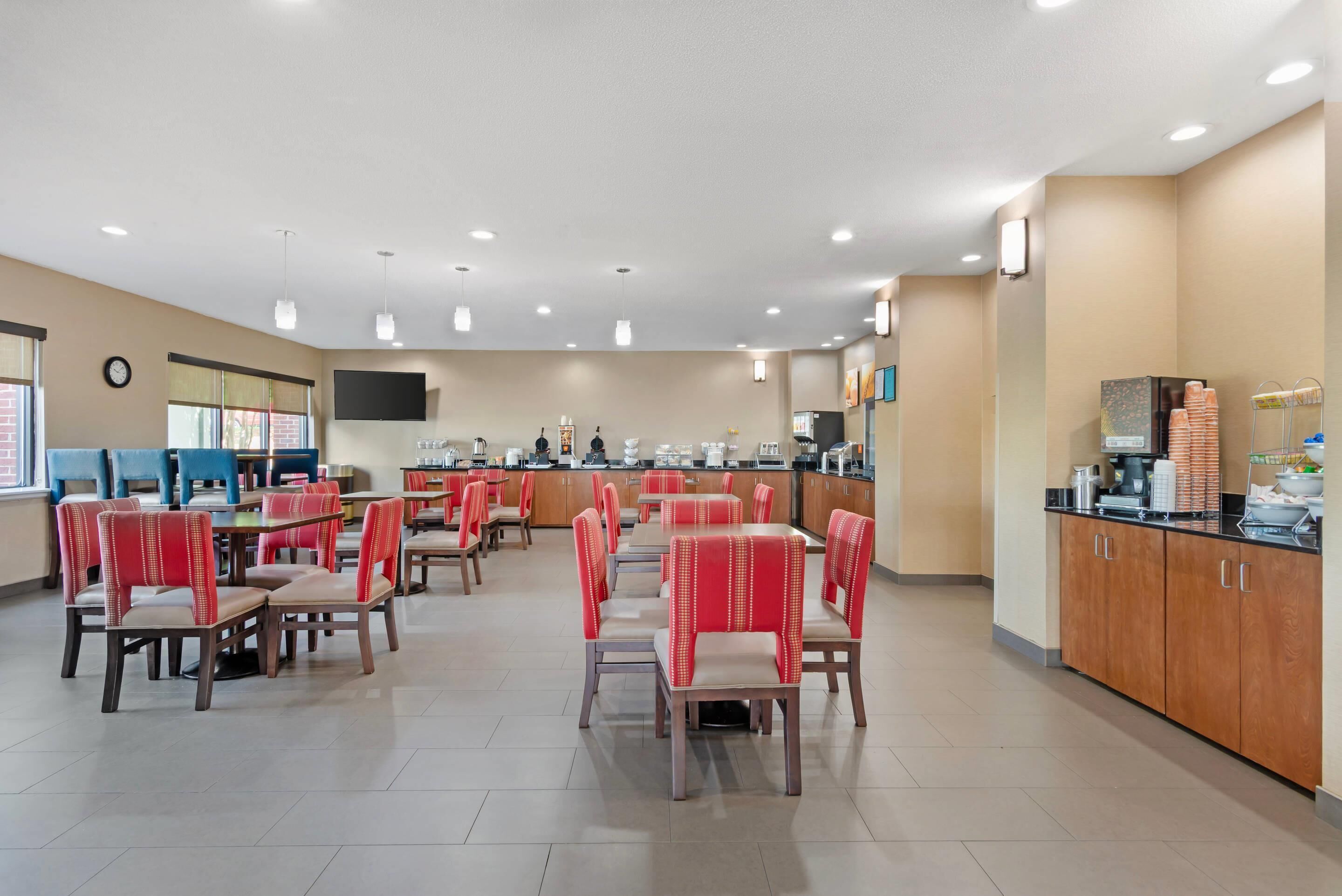 free buffet breakfast