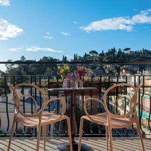 Rom – superior | Utsikt mot ås