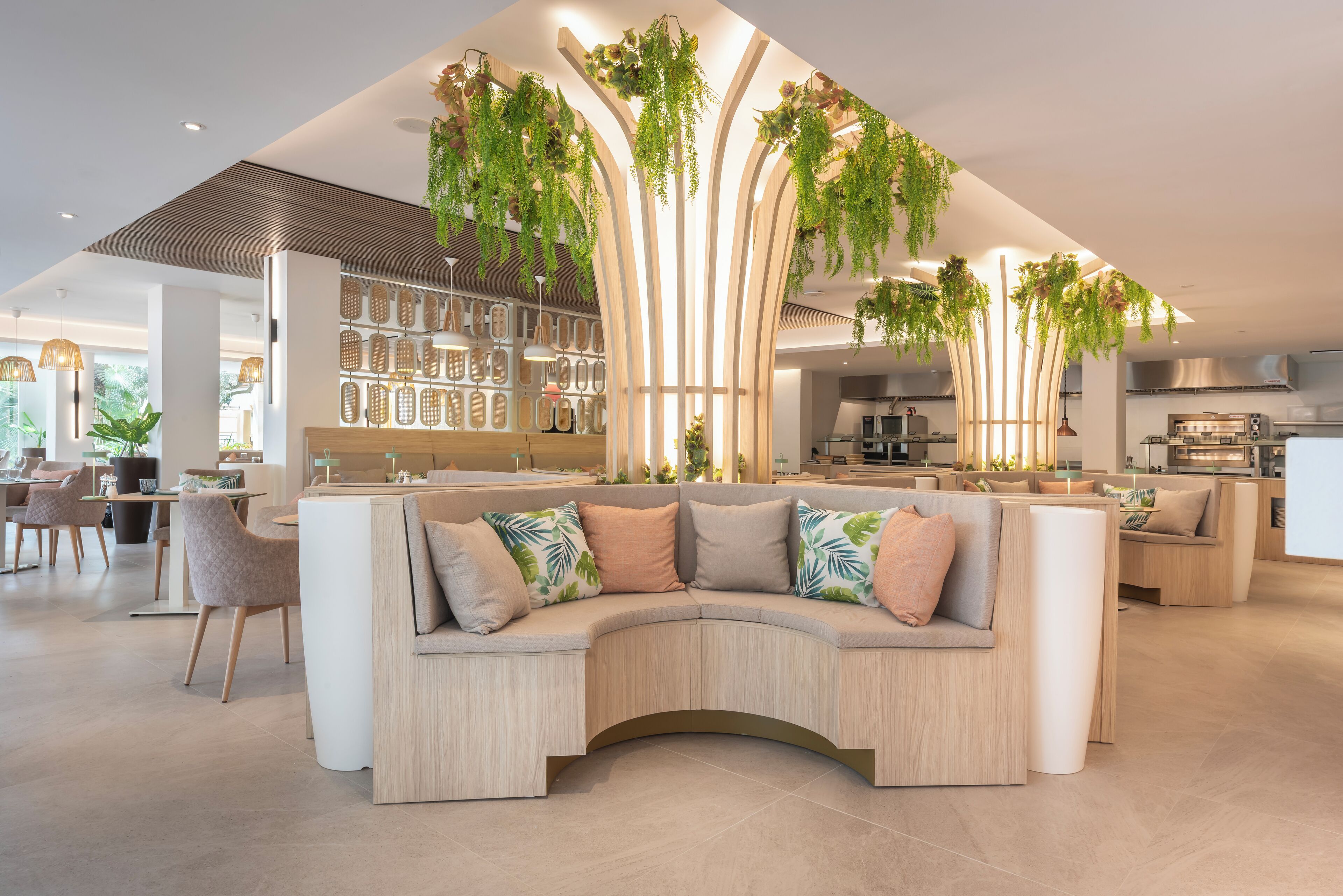 lunch and dinner served, barbecue