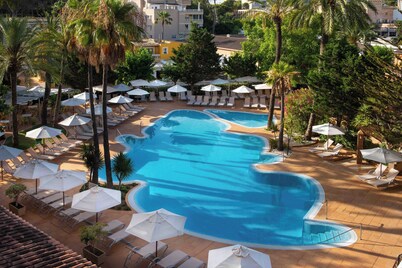 Valentin Reina Paguera - Adults Only