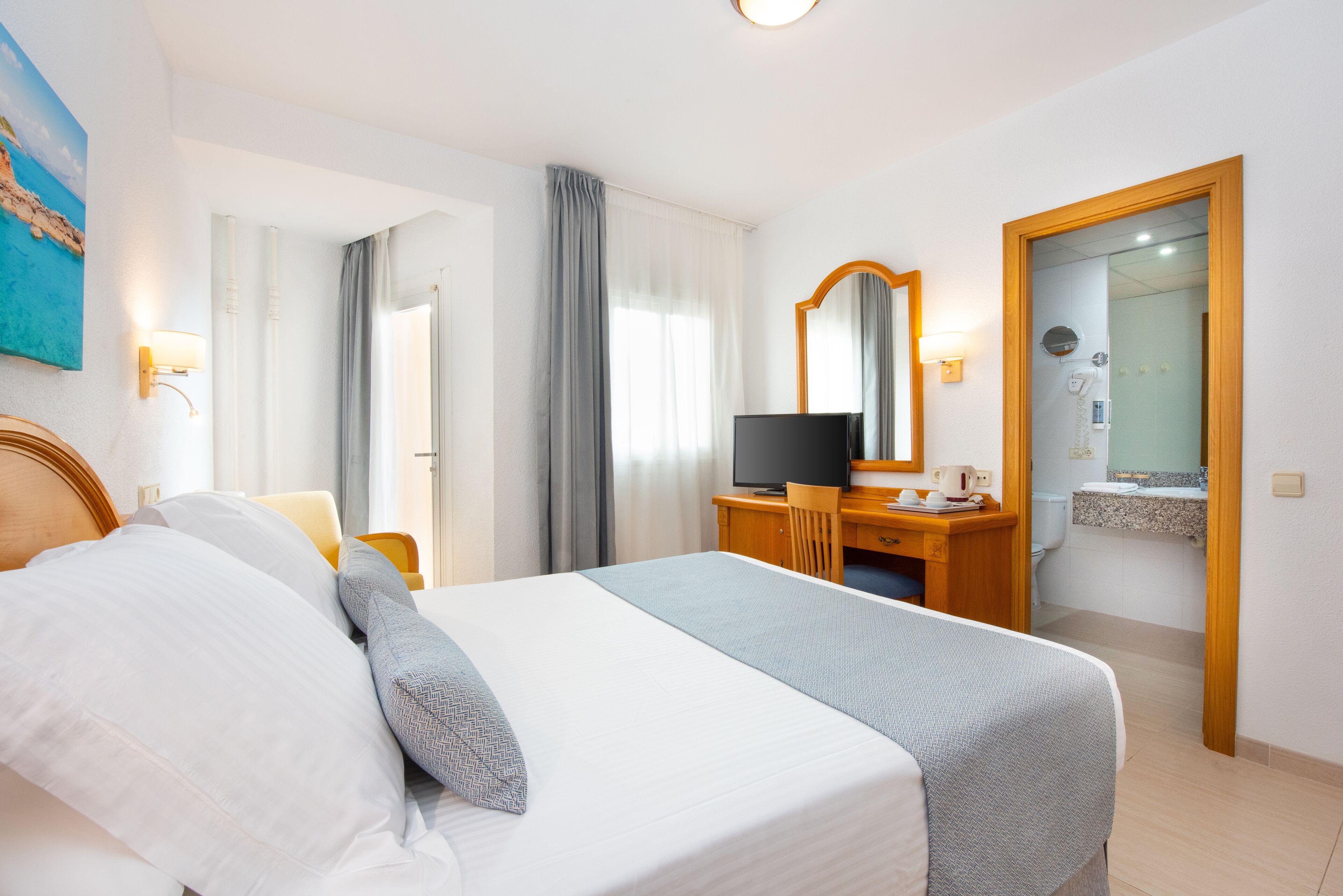 Foto - Valentin Reina Paguera - Adults Only