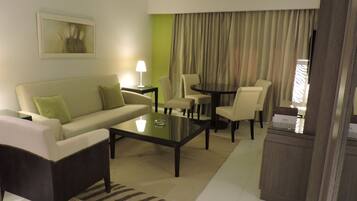 Suite | Living area | Flat-screen TV