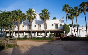 Front of property - Hotel La Malvasía by Kaizen Hoteles (Almonte)