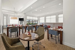 Petit déjeuner préparé sur commande servi tous les jours en supplément