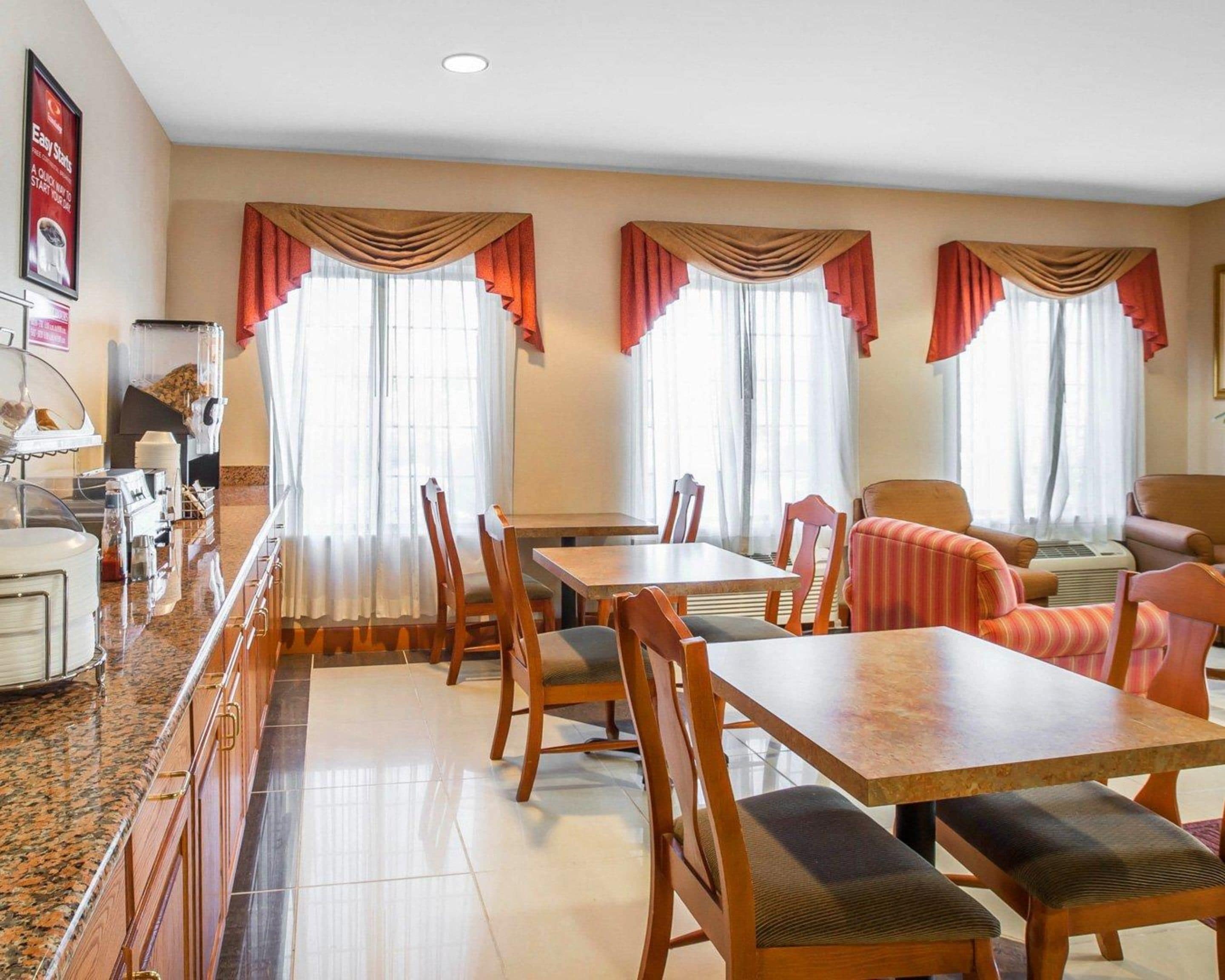 Free daily continental breakfast