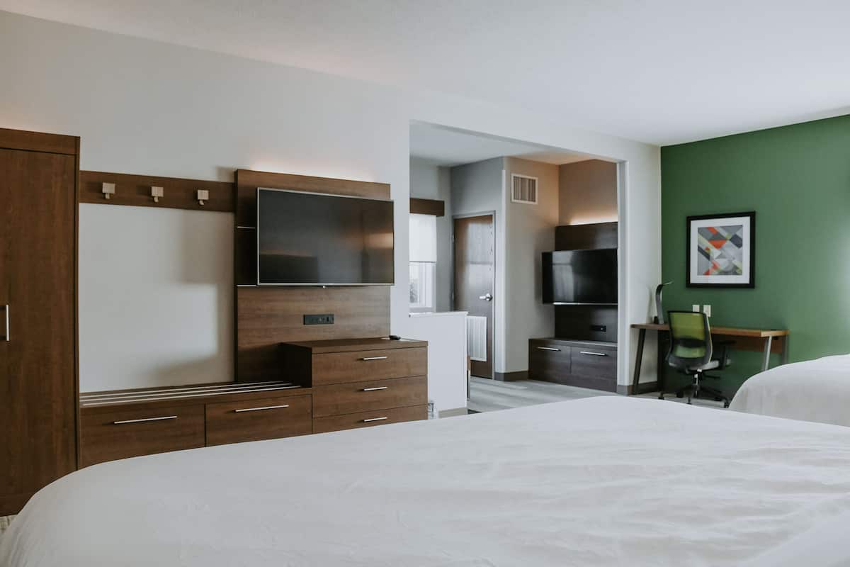 In-room safe, desk, laptop workspace, iron/ironing board