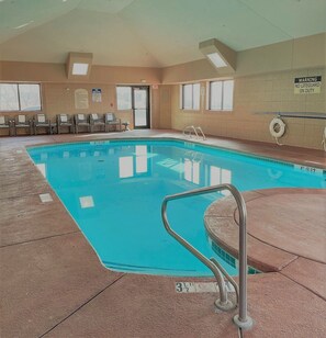 Indoor pool - Holiday Inn Express & Suites South - Lincoln by IHG (Lincoln)