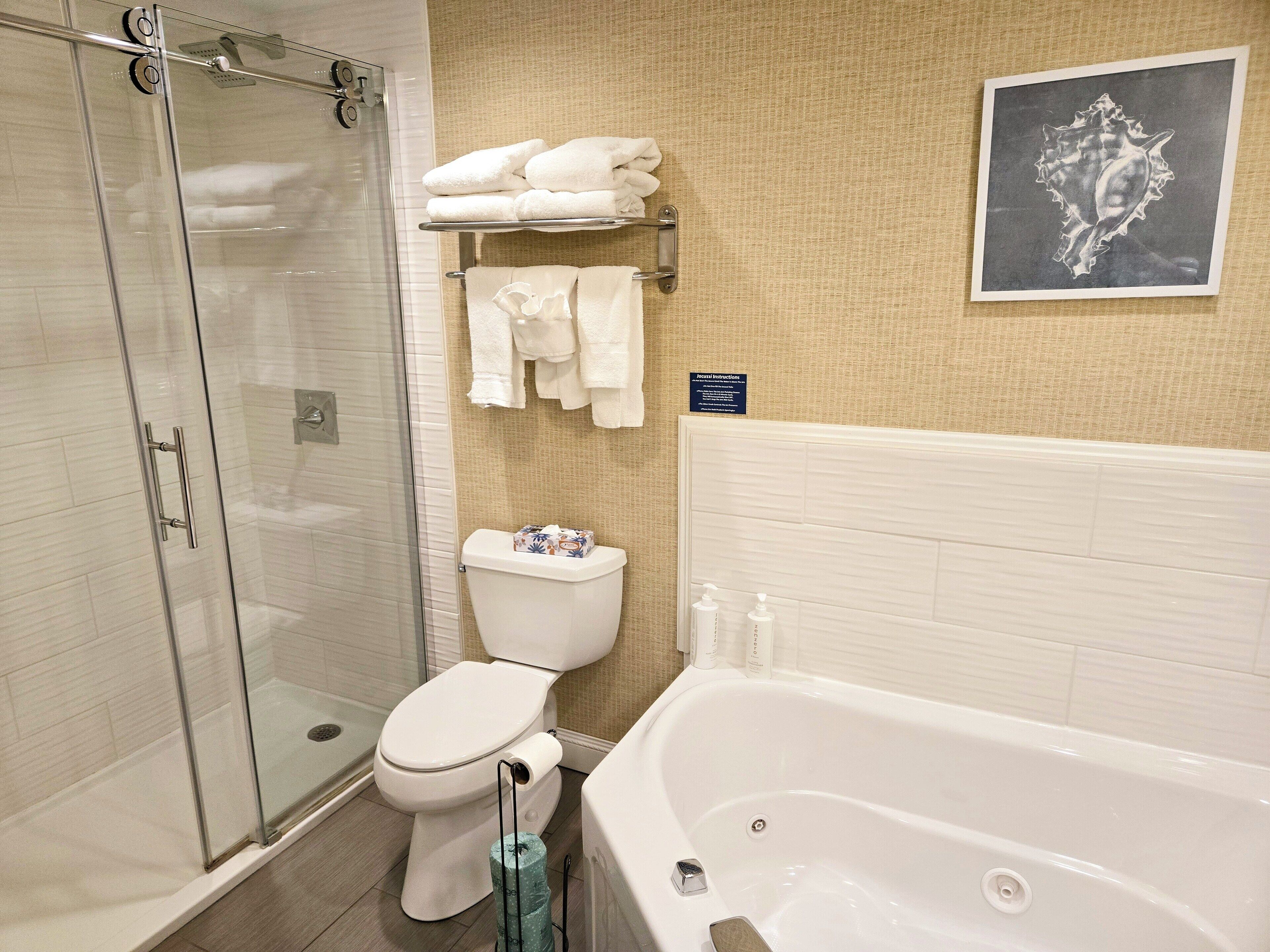 grand room | bathroom | free toiletries, hair dryer, towels, soap