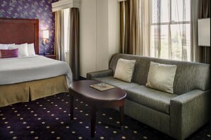 Hypo-allergenic bedding, in-room safe, desk, laptop workspace