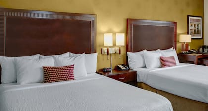 Courtyard by Marriott Kansas City Country Club Plaza