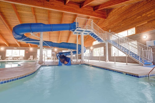 Comfort Inn & Suites St. Paul Northeast