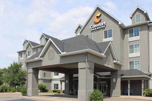 Comfort Inn & Suites St. Paul Northeast