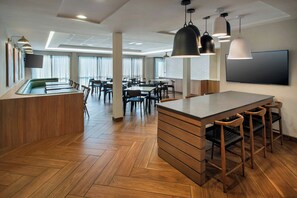 Free daily full breakfast - Fairfield Inn & Suites by Marriott Somerset (Somerset)