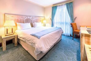 Room, 1 King Bed, Lagoon View