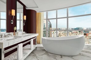 Separate tub and shower, deep soaking tub, rainfall showerhead - The Ritz-Carlton Beijing Financial Street (Beijing)