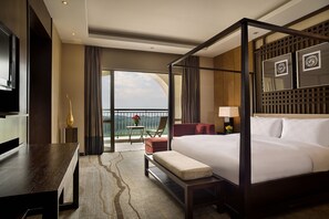 Suite, 1 queensize-seng (Prestige) | Sengetøy av topp kvalitet, minibar (inkludert) og safe på rommet