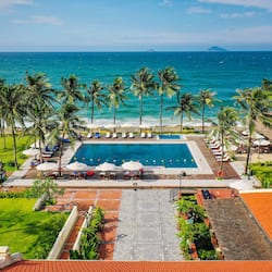 Hồ bơi ngoài trời, mở cửa từ 6:00 đến 22:00, dù/ô trên bãi biển/hồ bơi