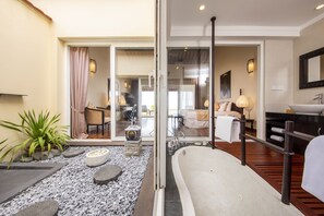 Suite, Oceanfront | Bathroom
