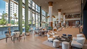 Coin salon dans le hall