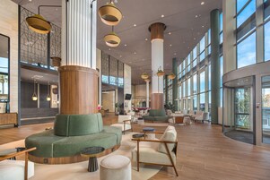 Área de estar no saguão