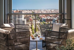 The Level Presidential Suite | Terrace/patio