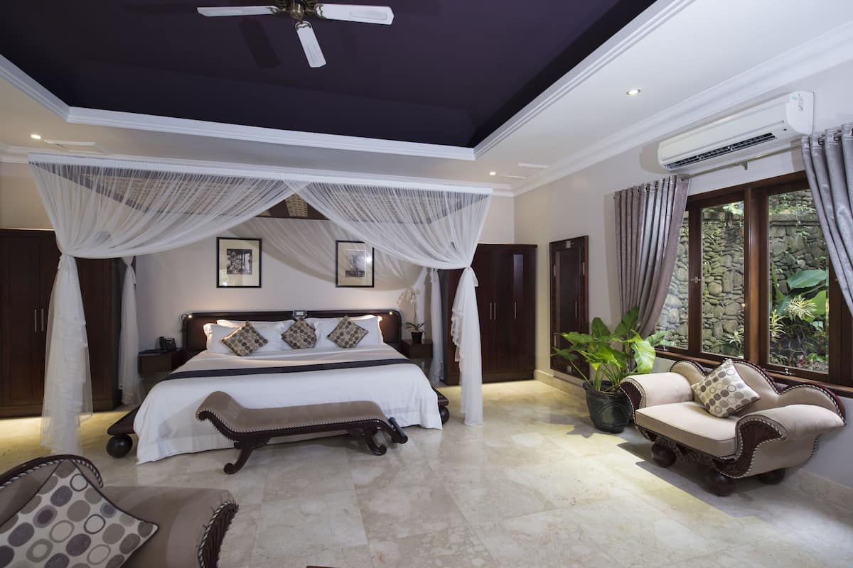 pool suite | 1 bedroom, free minibar items, in-room safe, desk