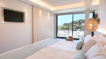 Habitación doble MEDITERRANEAN vista mar | 1 dormitorio, minibar, caja fuerte y cortinas opacas