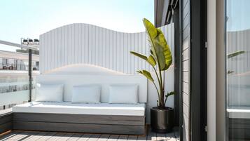 Deluxe tweepersoonskamer, hot tub | Terras