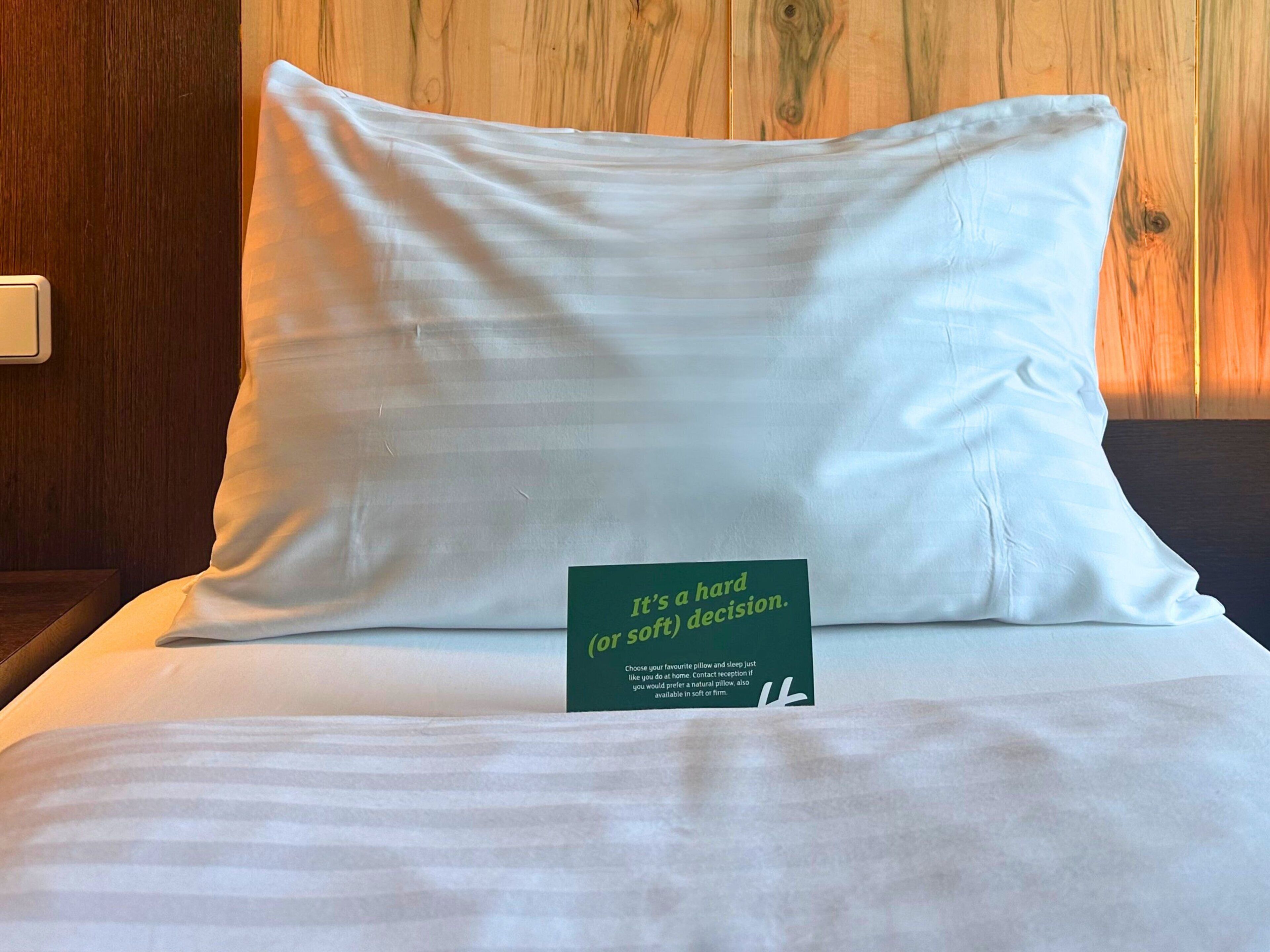 Hypo-allergenic bedding, in-room safe, desk, blackout drapes